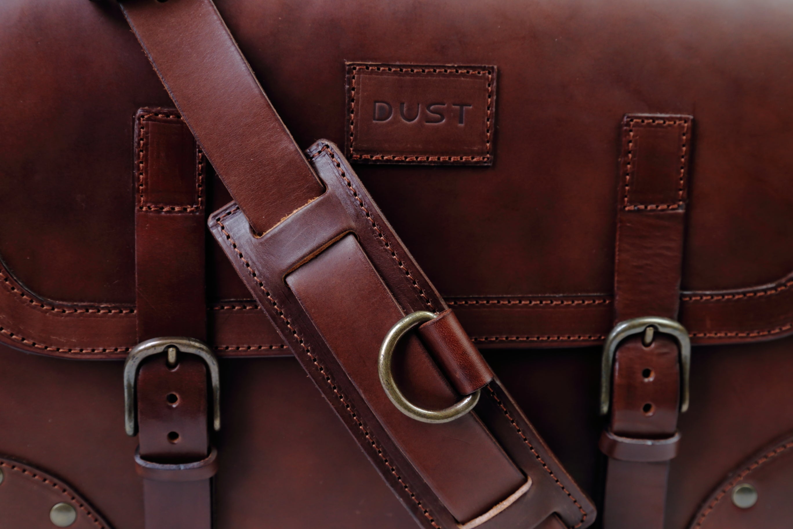 Classic Shoulder Bag The Dust Company su Artisia Store